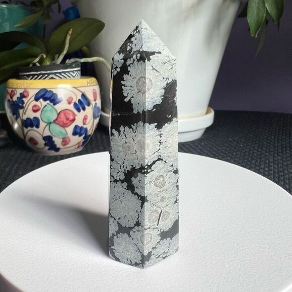 Snowflake Obsidian Crystal Tower (#6) - Picture 6 of 9